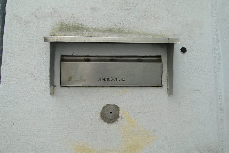 Der Einwurf für die Medienrückgabe