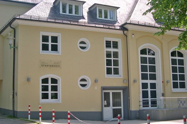 Das Gebäude des Stadtarchivs von außen