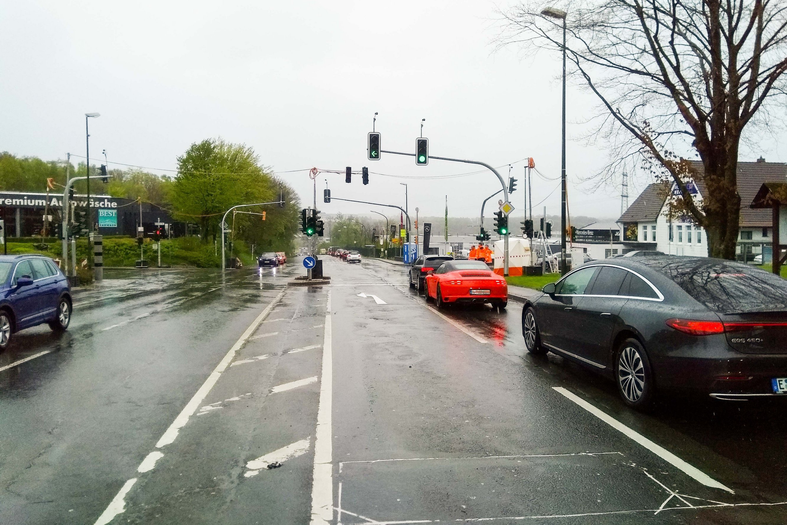 Eine Ampelanlage auf der Heedfelder Straße