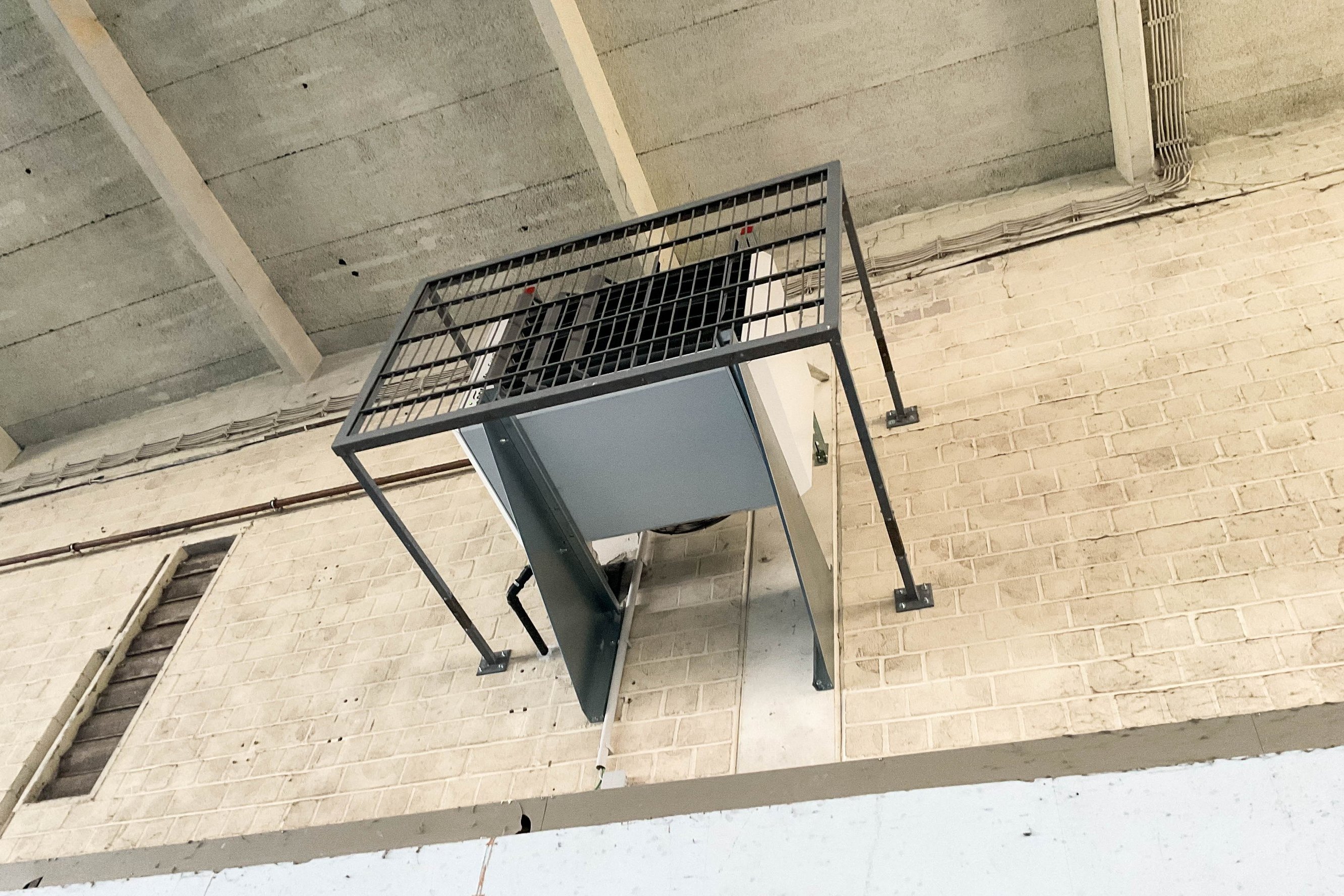 Modern und energieeffizient: einer der neuen Gas-Umluft-Erhitzer in der Bolzhalle Höh. Foto: ZGW 