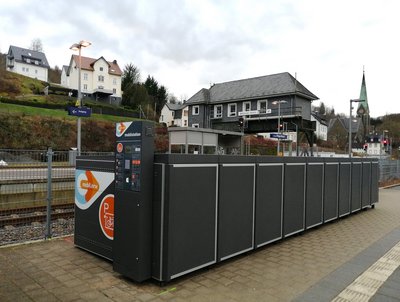 Fahrradboxen am Bahnhof in Brügge