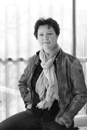 Foto von Autorin Kathrin Heinrichs