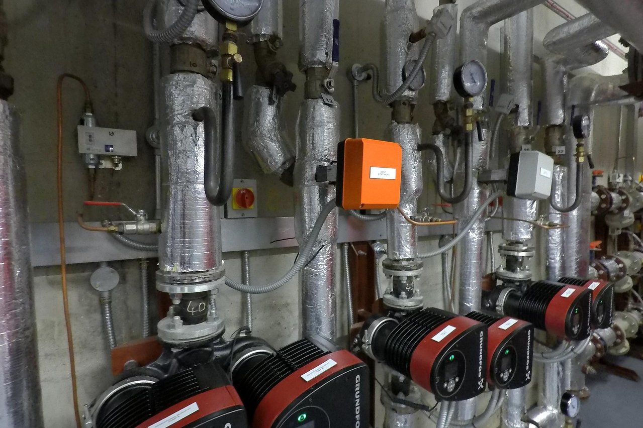 Eine große Heizungsanalage