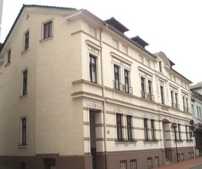 Das Gebäude Humboldtstraße 12/12a