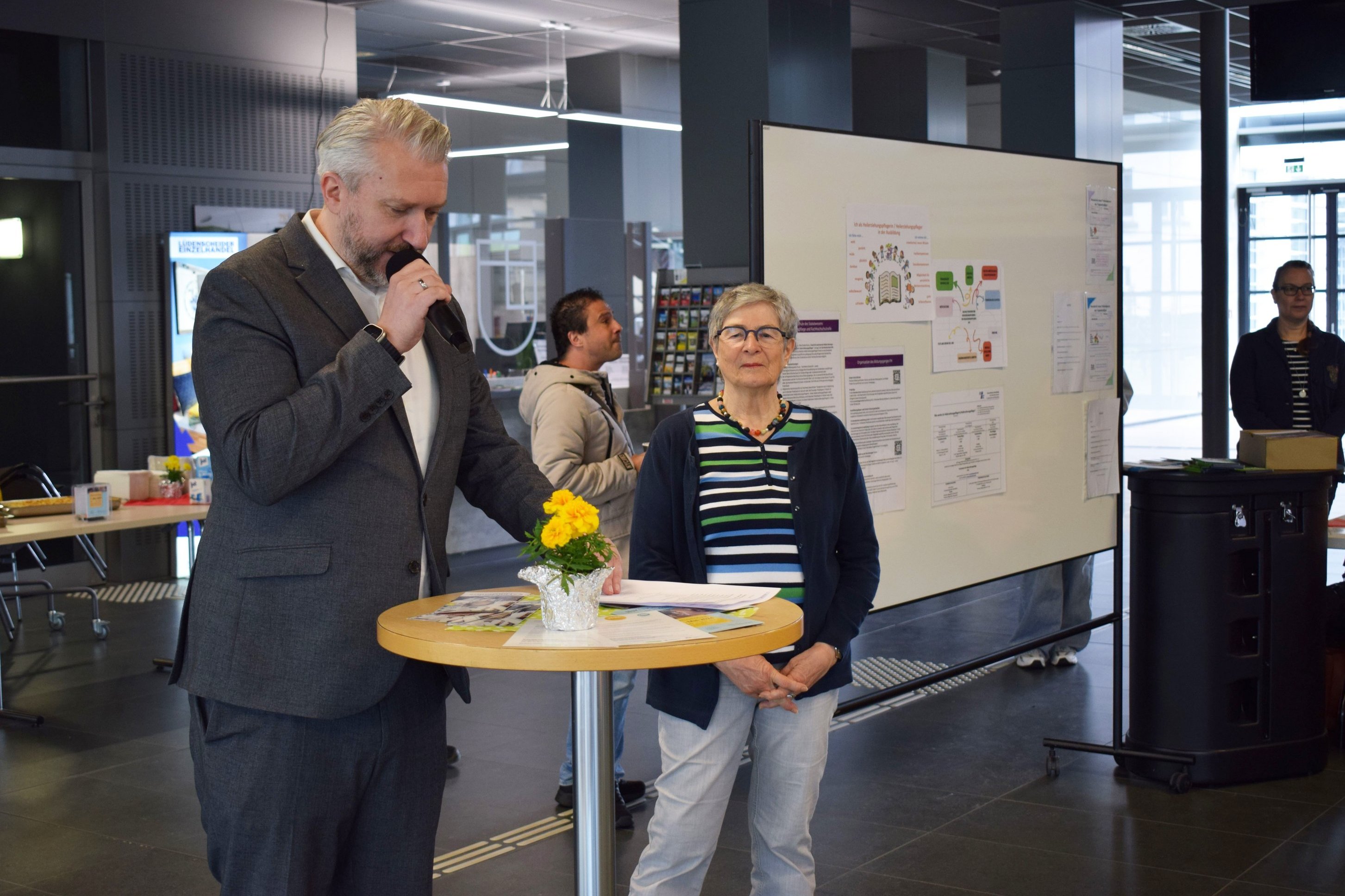 Sebastian Wagemeyer und Monika Schwanz eröffnen den Aktionstag