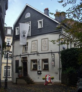 Das Gebäude Kirchplatz 1/1a