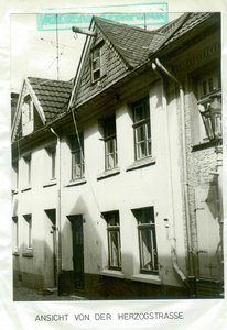Das Gebäude Herzogstraße 13