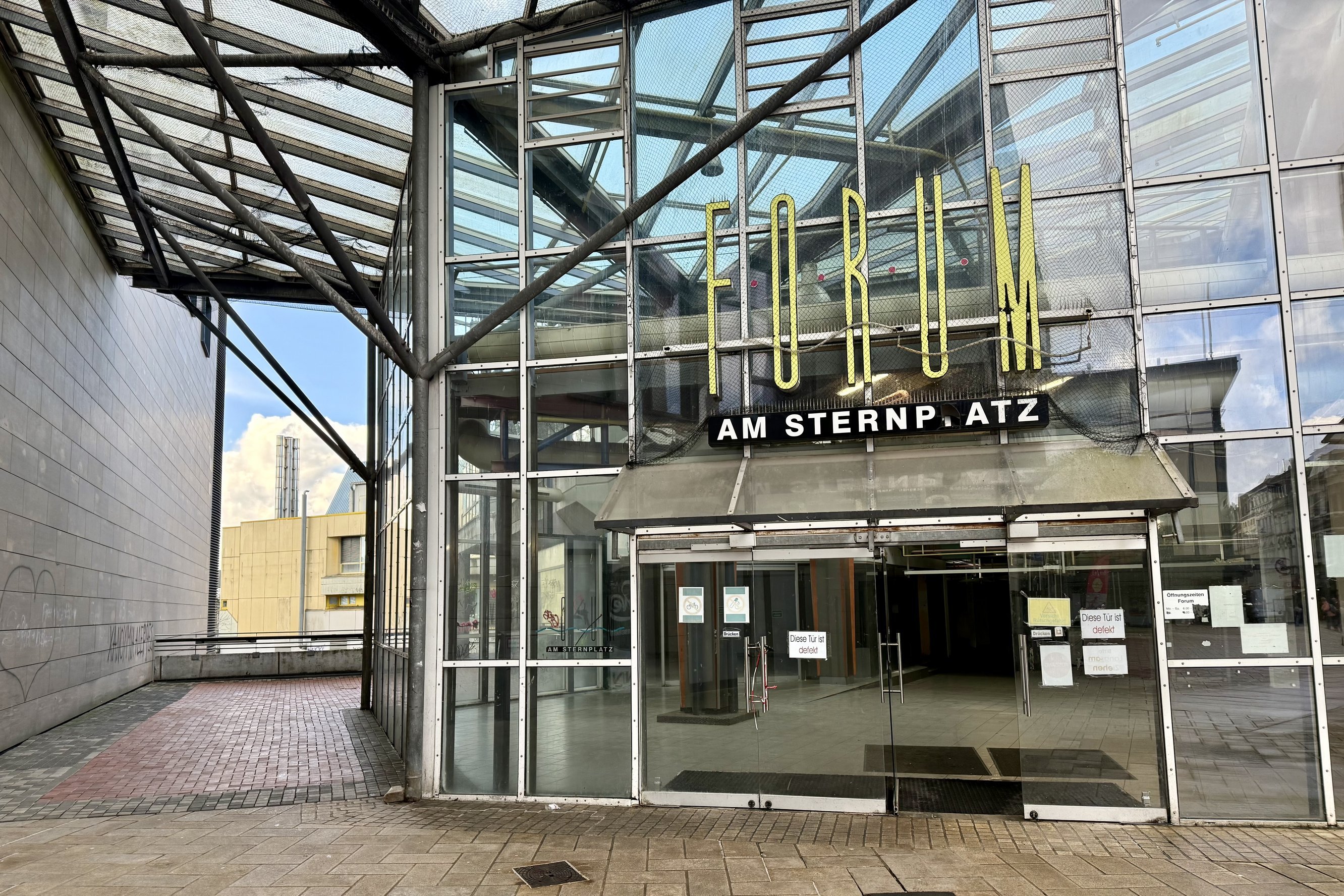 Der Eingang zum Forum am Sternplatz