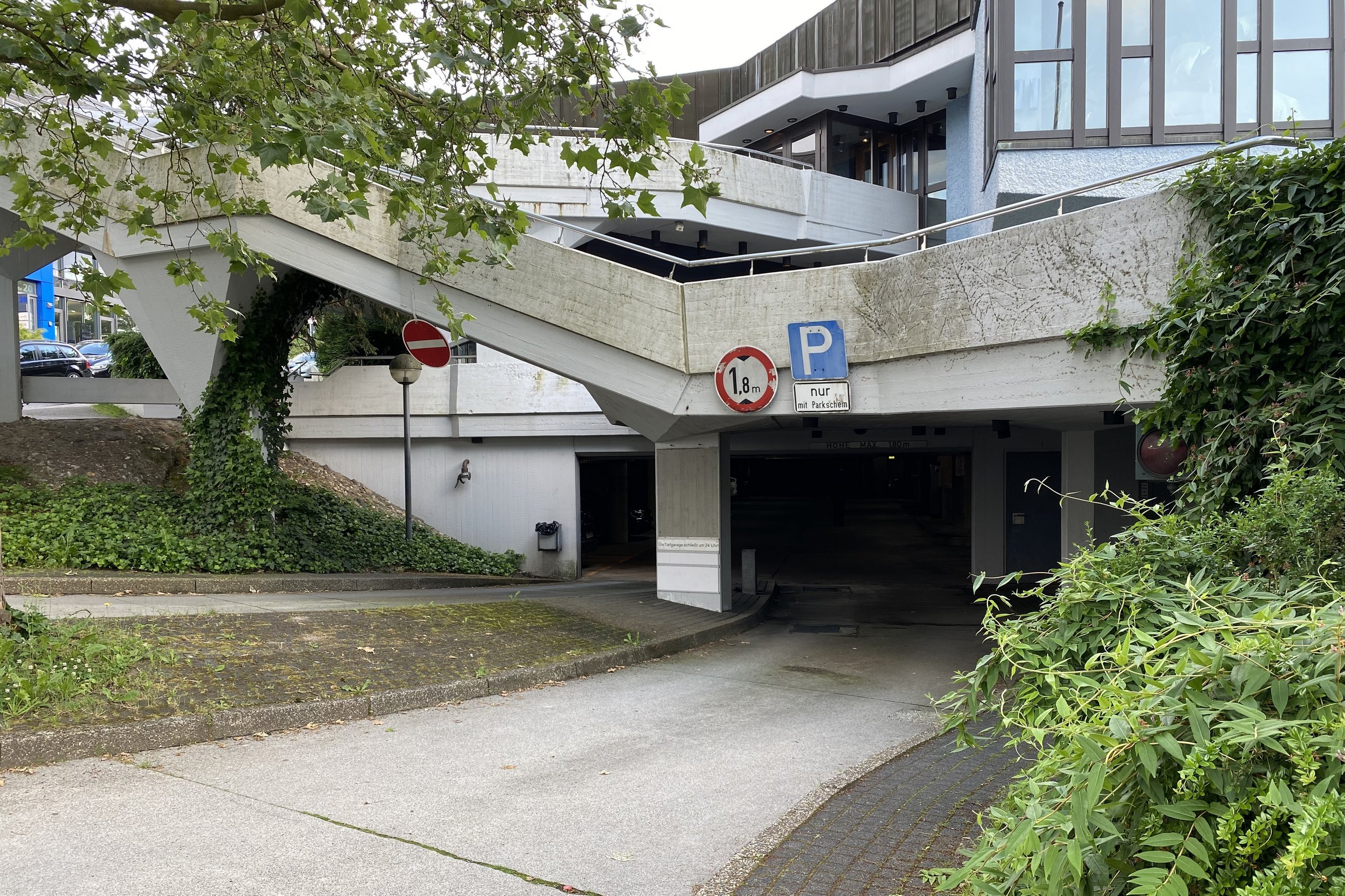 Die Einfahrt zur Tiefgarage am Kulturhaus