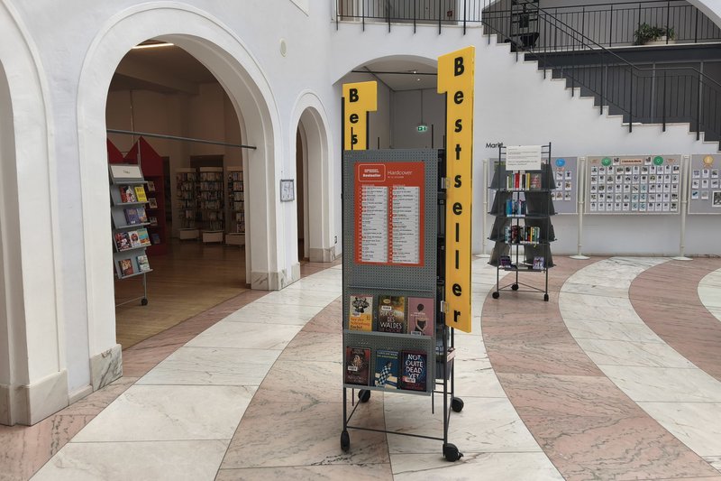 Bestsellerständer im Markt 