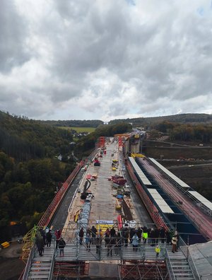 Blick auf die Baustelle der neugebauten Talbrücke Rahmede.