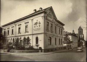 Das Gebäude Sauerfelder Straße 20