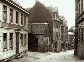 Das Gebäude Grabenstraße 18 historisch