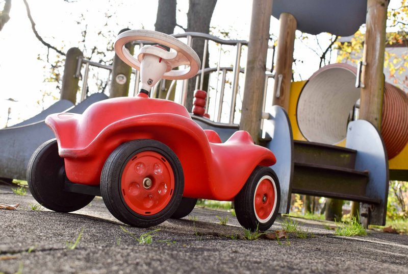 Rotes Bobby Car