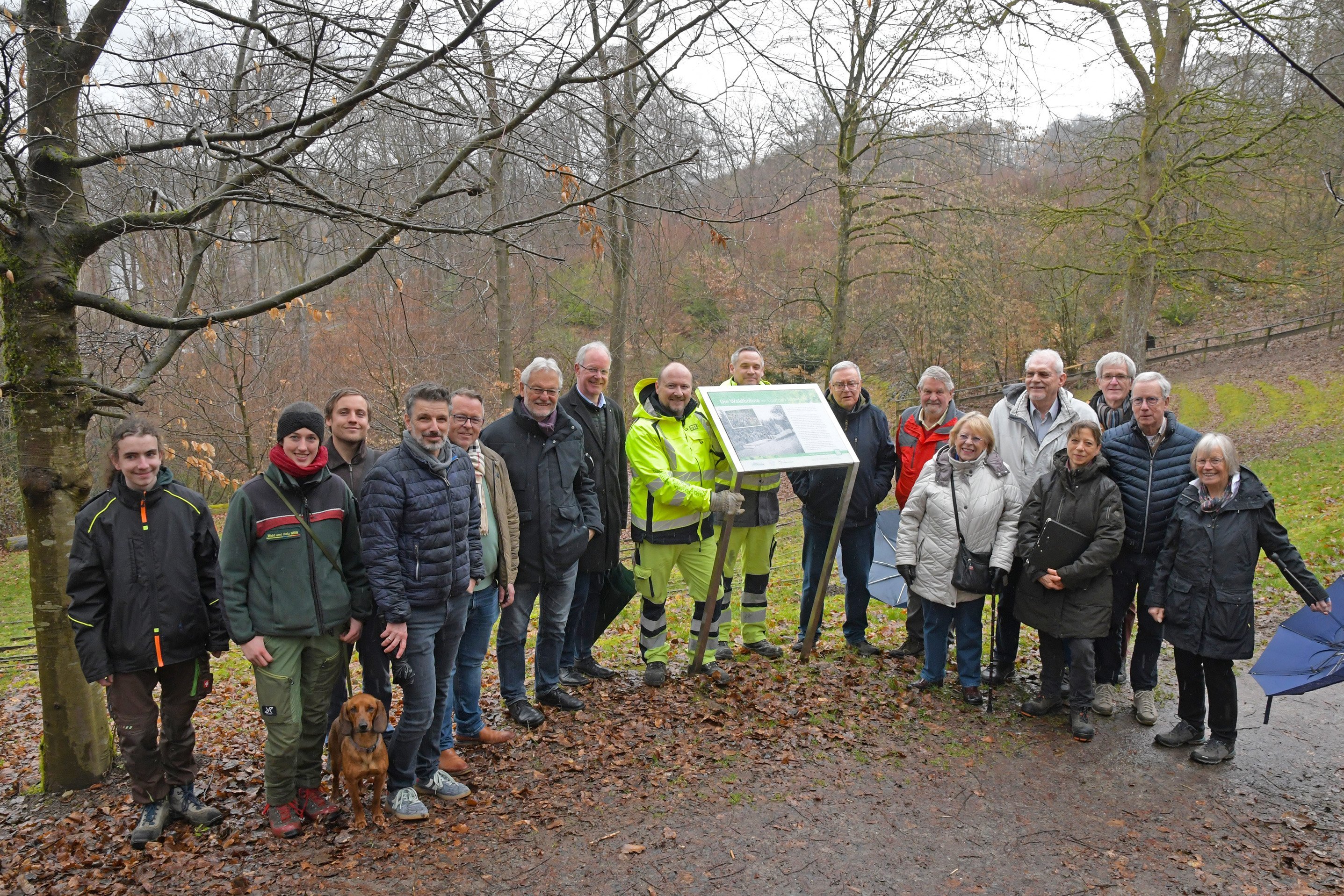 Einweihung der Hinweistafel im Stadtpark