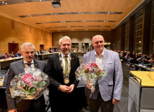 Der alte und neue Bürgermeister Sebastian Wagemeyer (Mitte) mit seinen beiden Stellvertretern Christoph Weiland (rechts; CDU) und Dirk Franke (SPD). 