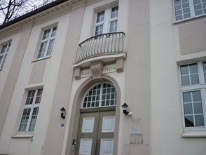 Das Gebäude Freiherr-vom-Stein-Straße 27